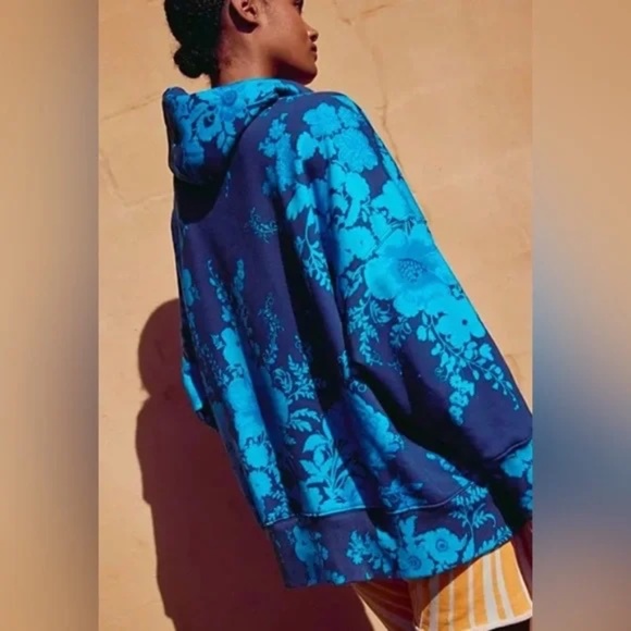 Free People Movement Sprint to the Finish Printed Hoodie and short SET - Picture 5 of 10